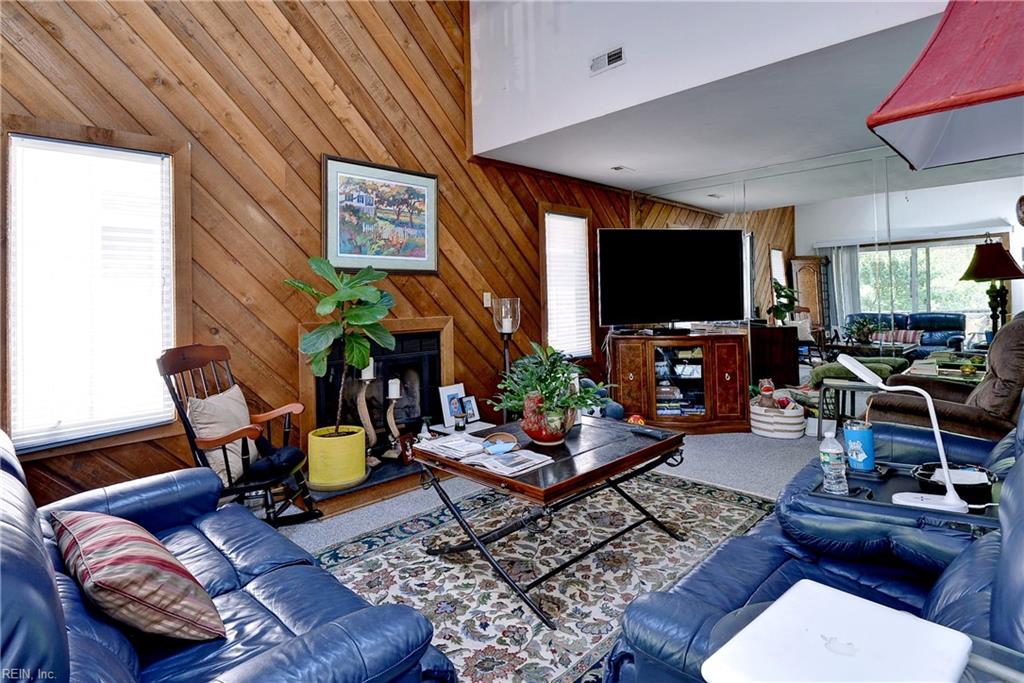 2322 Croix DR