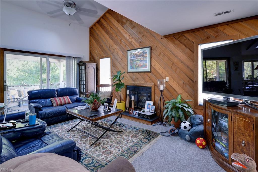 2322 Croix DR