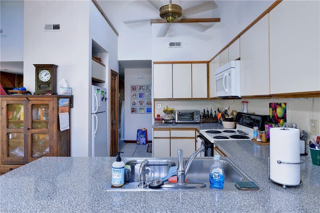 2322 Croix DR