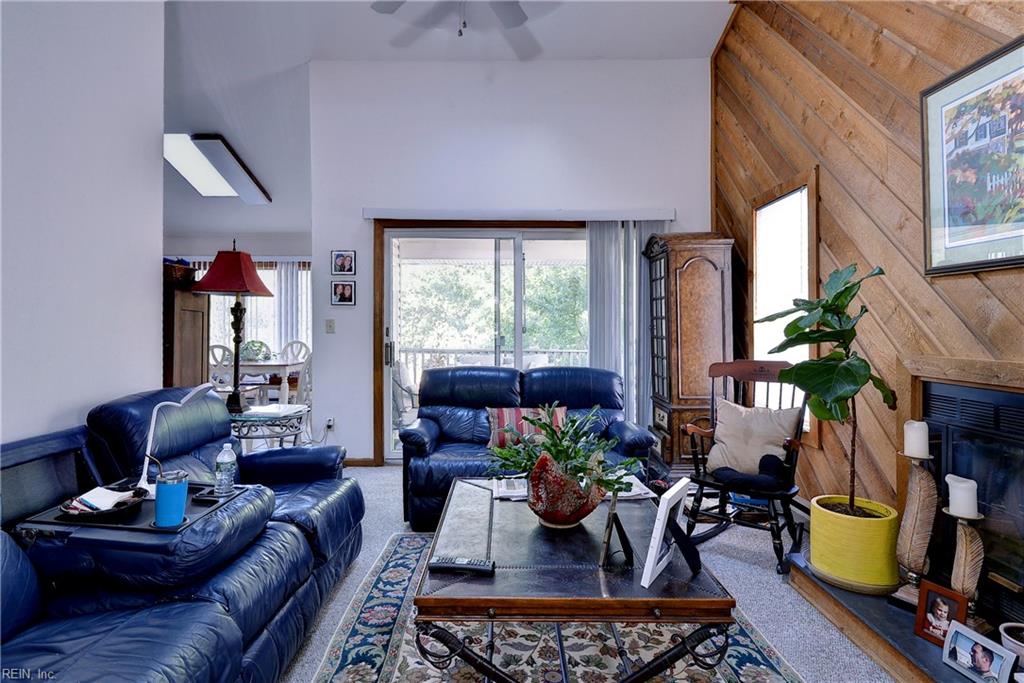 2322 Croix DR