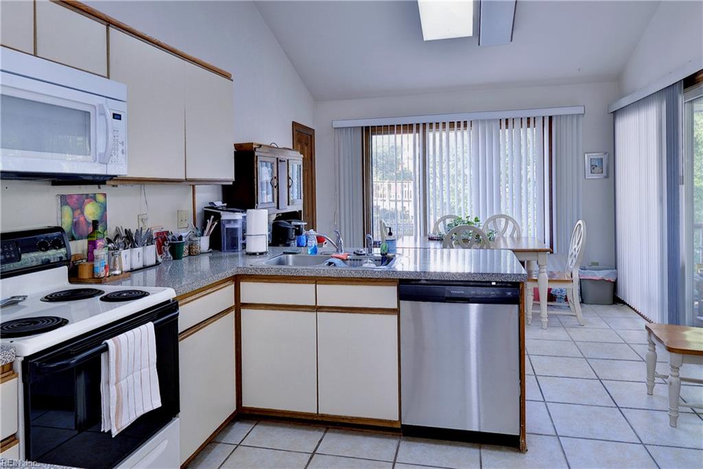2322 Croix DR
