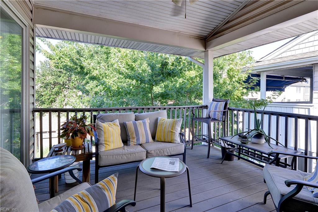 2322 Croix DR