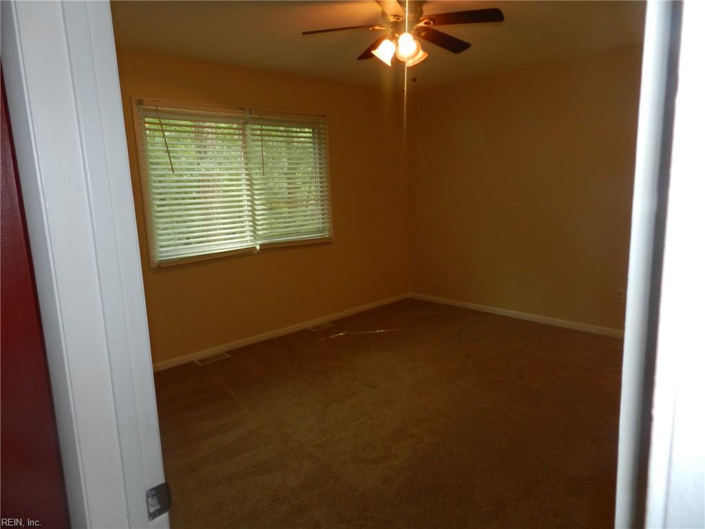 12 Bonnie LN