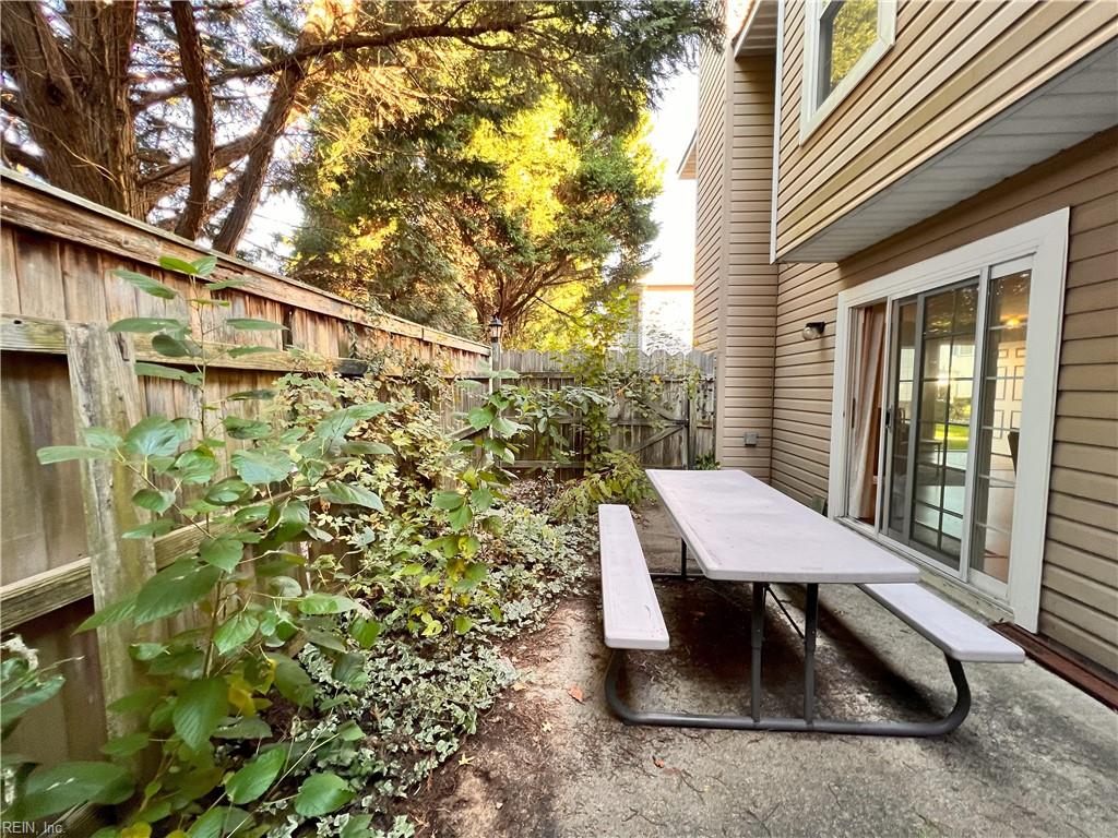 624 Ridge CIR