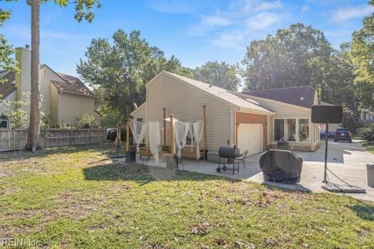 815 Lancaster LN