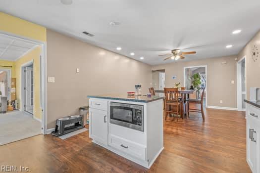 815 Lancaster LN