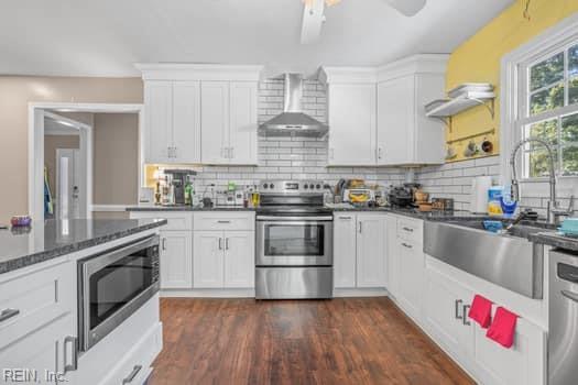 815 Lancaster LN