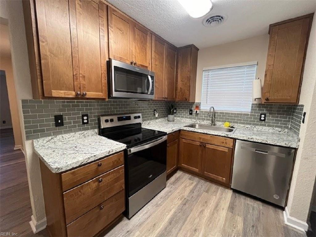 419 W Little Creek RD