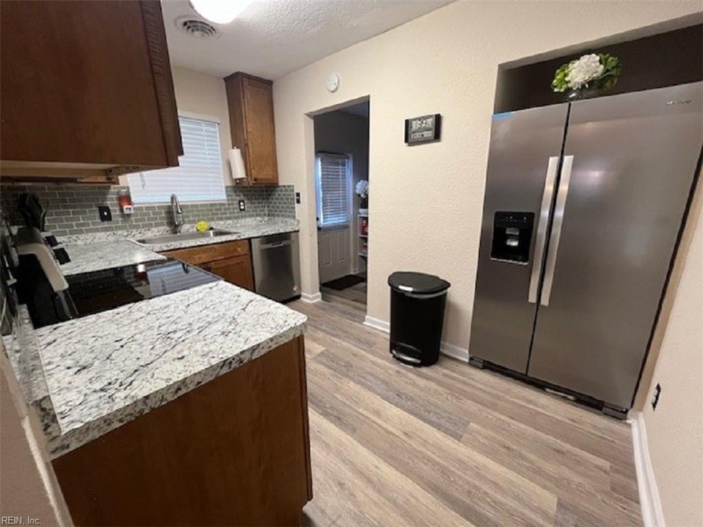 419 W Little Creek RD