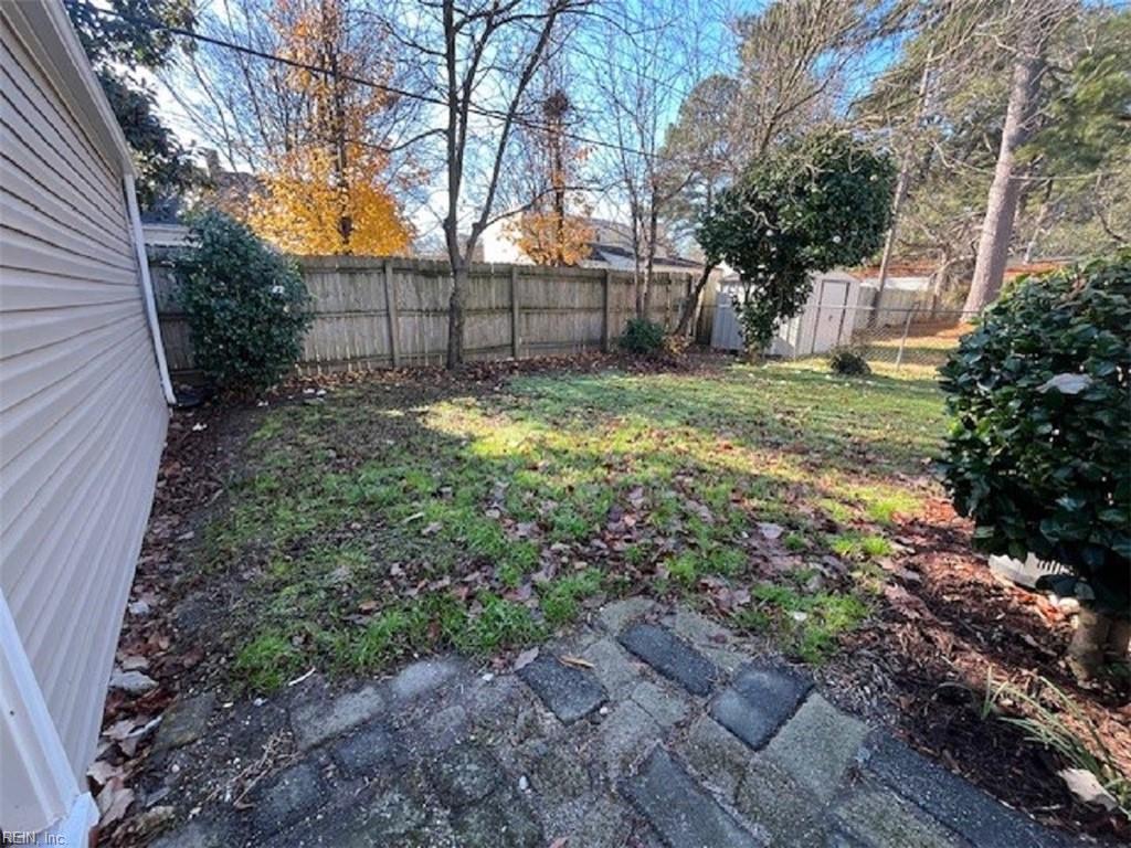 419 W Little Creek RD