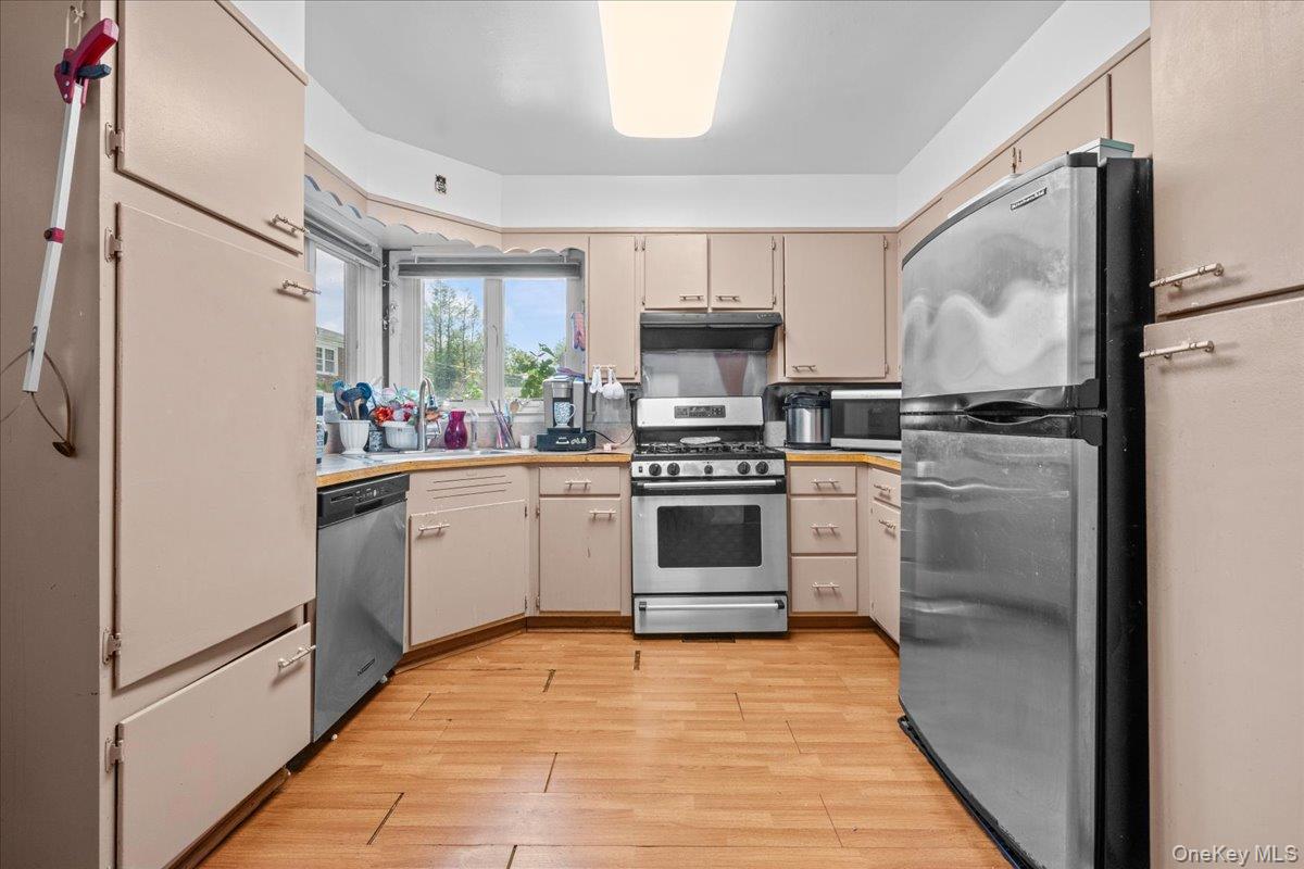 76 Stevens Avenue
