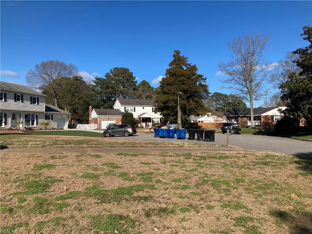 1301 Laurel Cove CIR