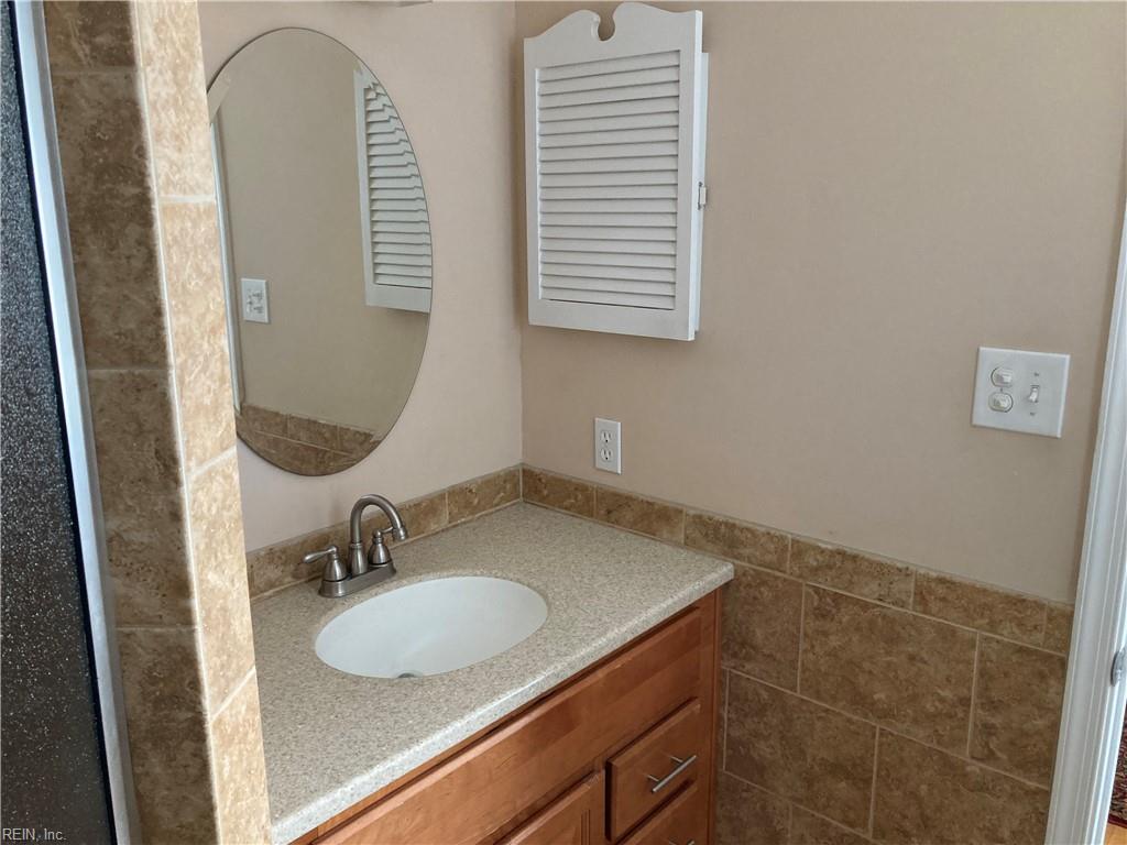 1301 Laurel Cove CIR