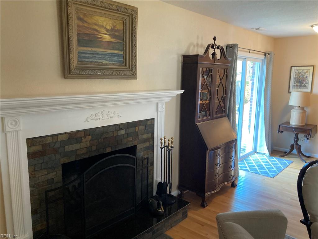 1301 Laurel Cove CIR