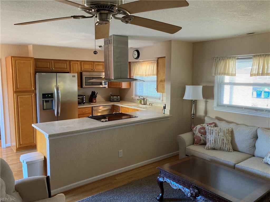 1301 Laurel Cove CIR