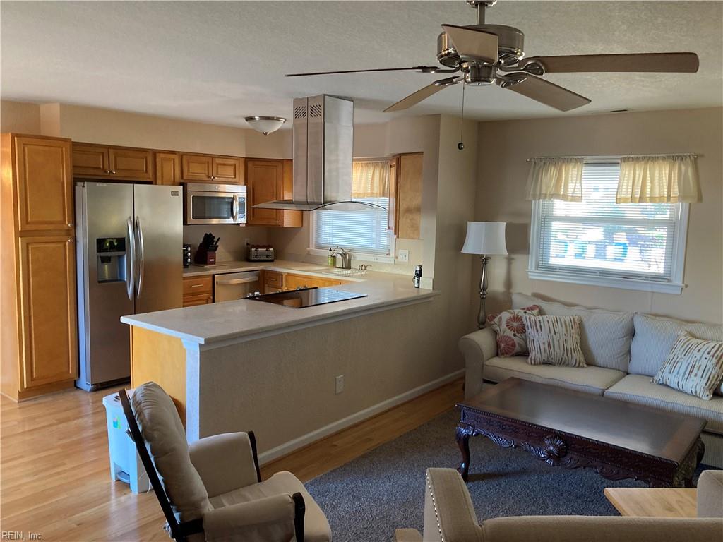 1301 Laurel Cove CIR