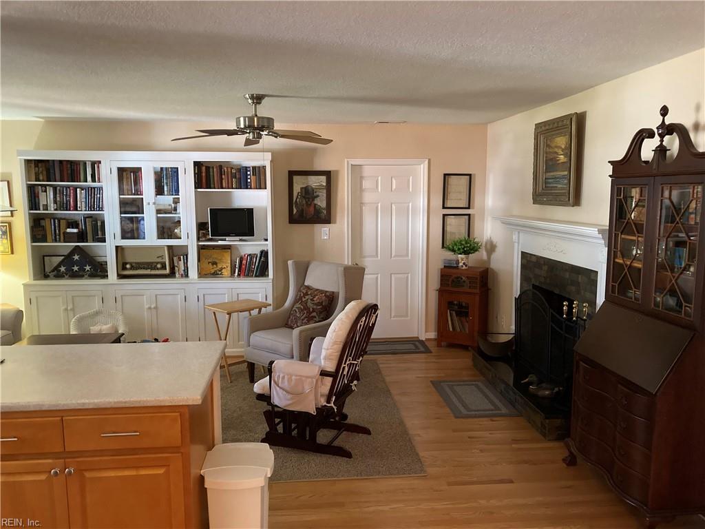 1301 Laurel Cove CIR