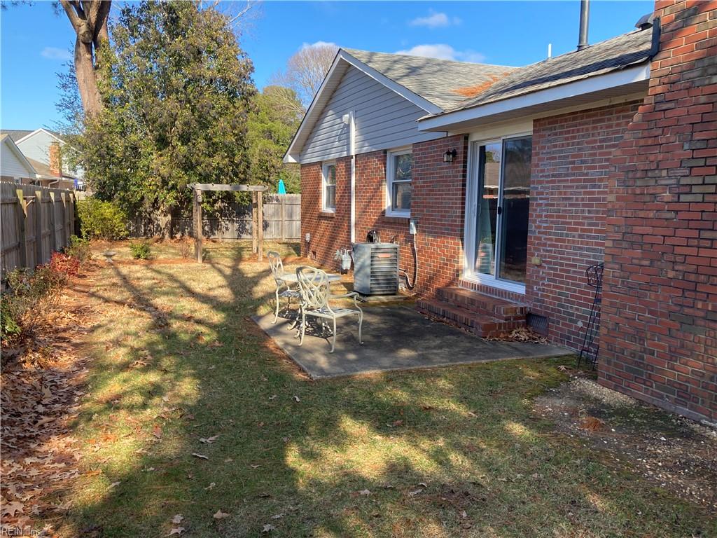 1301 Laurel Cove CIR