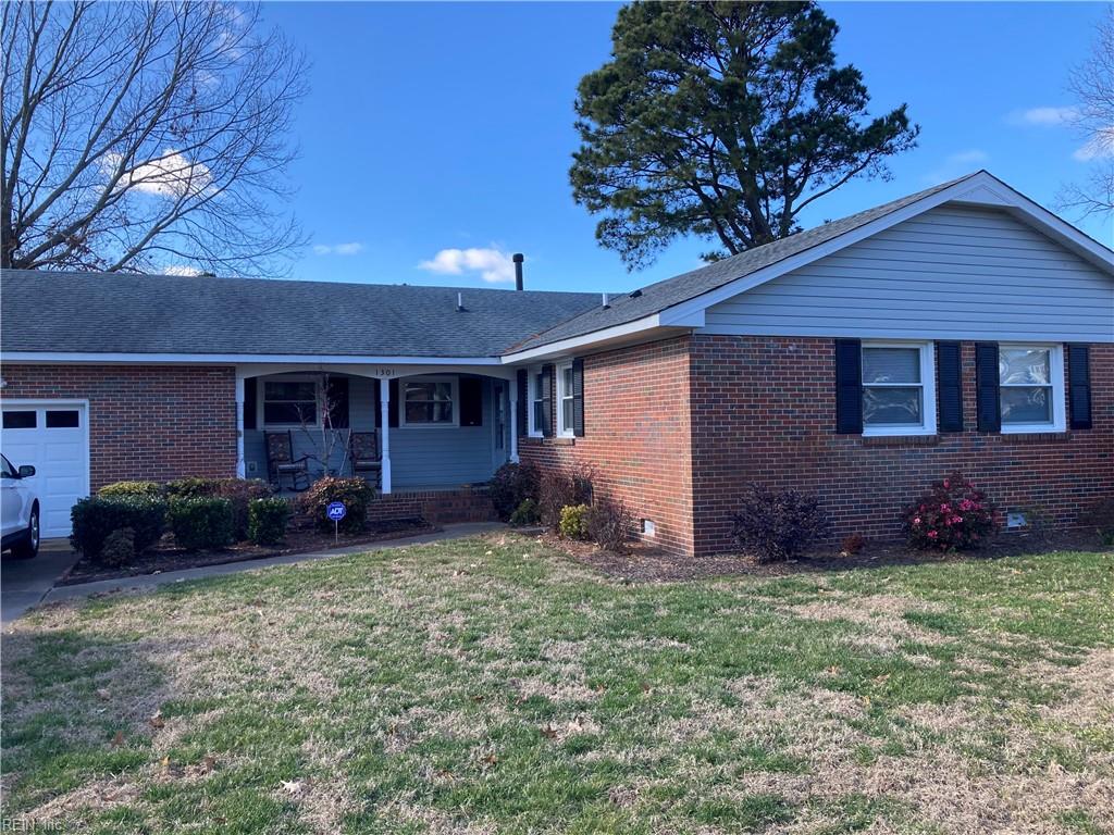 1301 Laurel Cove CIR