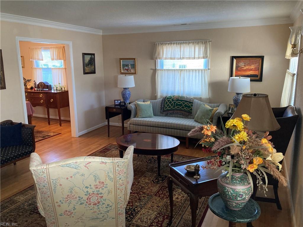 1301 Laurel Cove CIR
