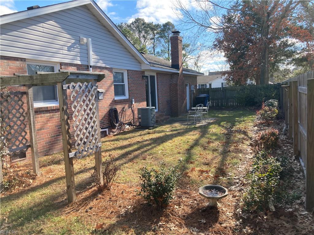 1301 Laurel Cove CIR