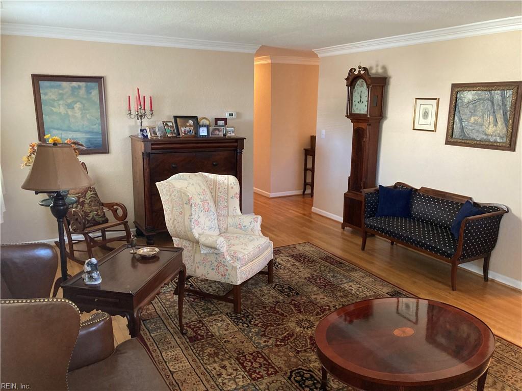1301 Laurel Cove CIR