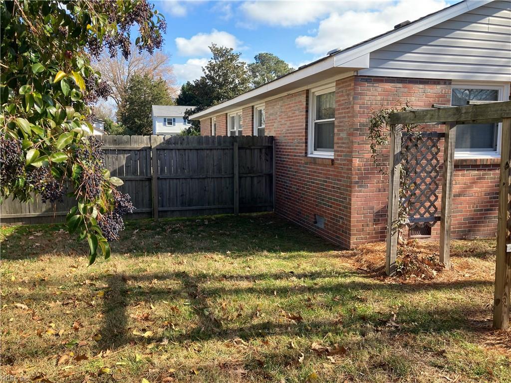 1301 Laurel Cove CIR