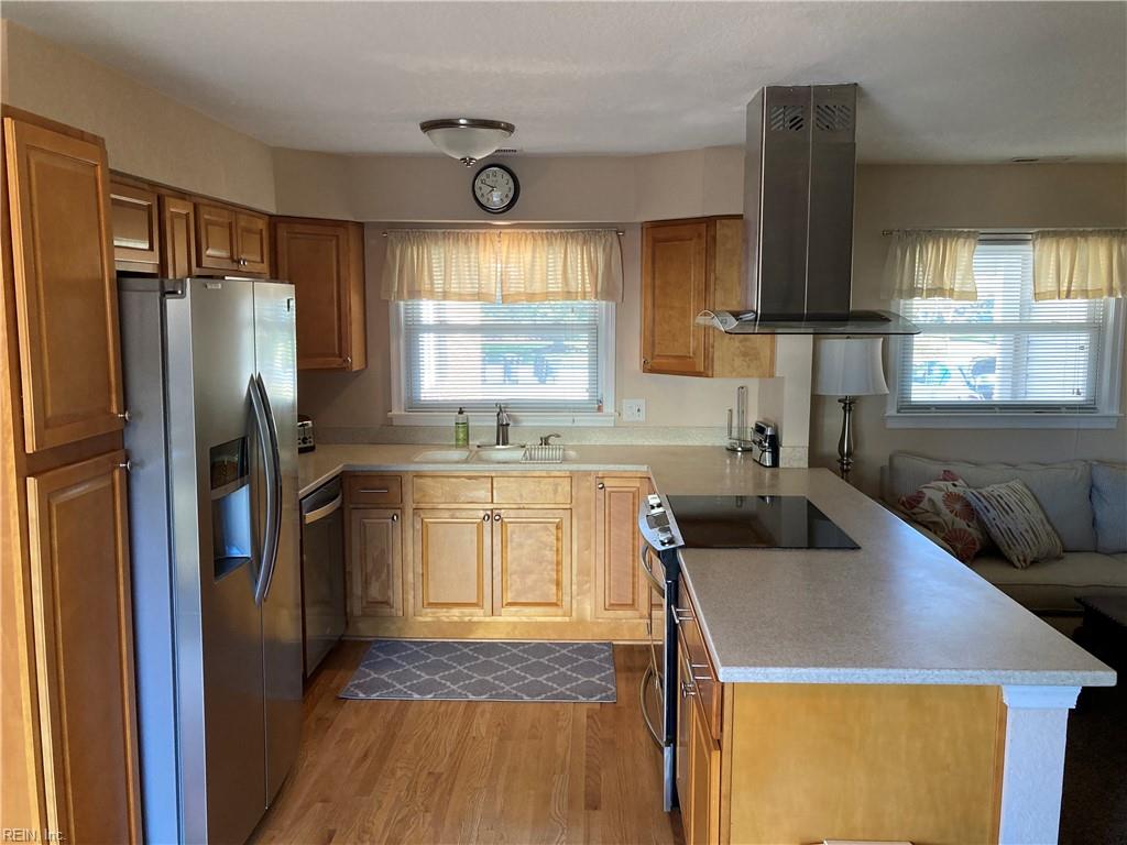 1301 Laurel Cove CIR