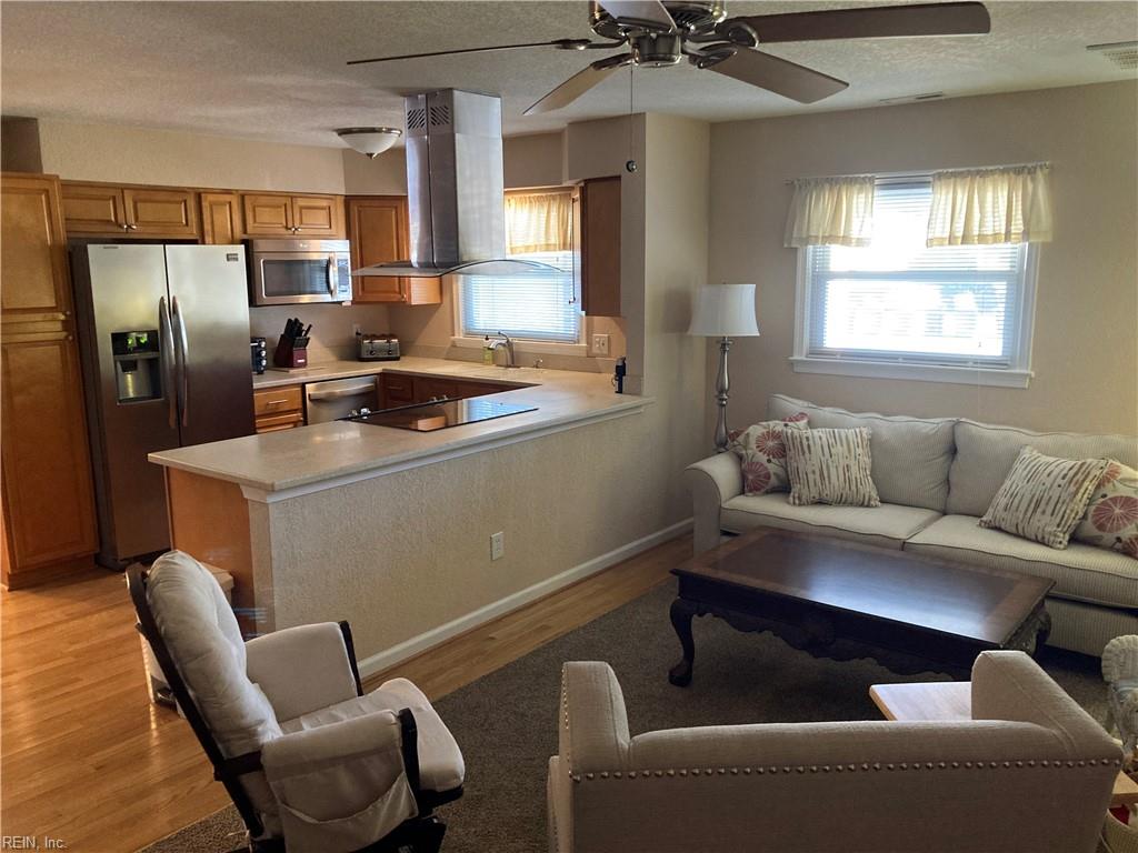 1301 Laurel Cove CIR
