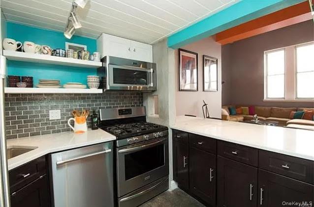 1 Landmark Square Unit: 501
