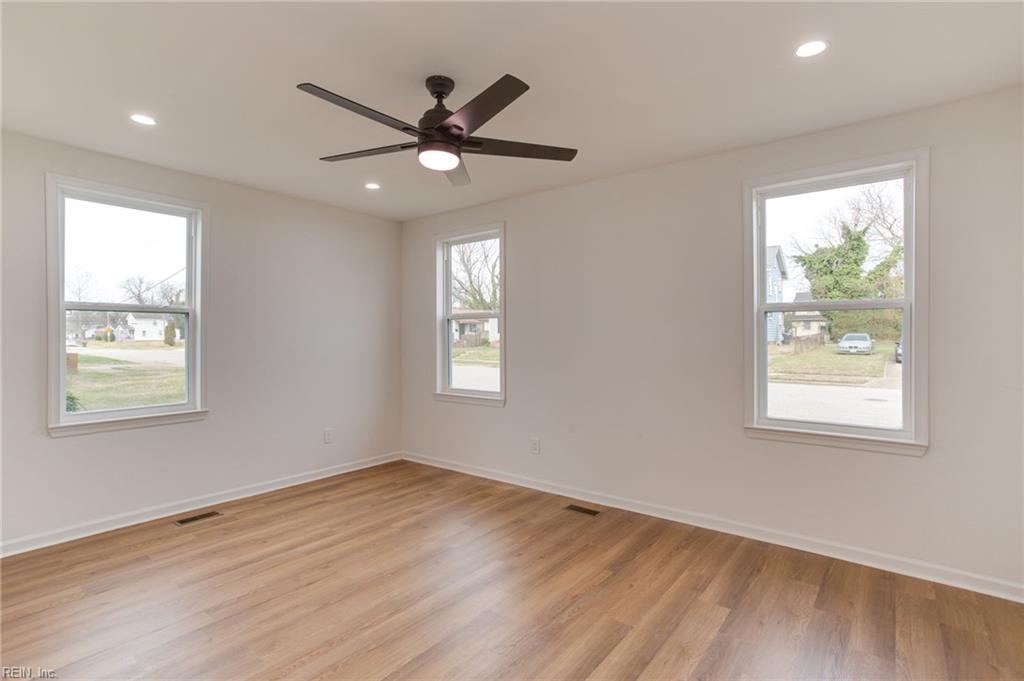 47 Ash AVE