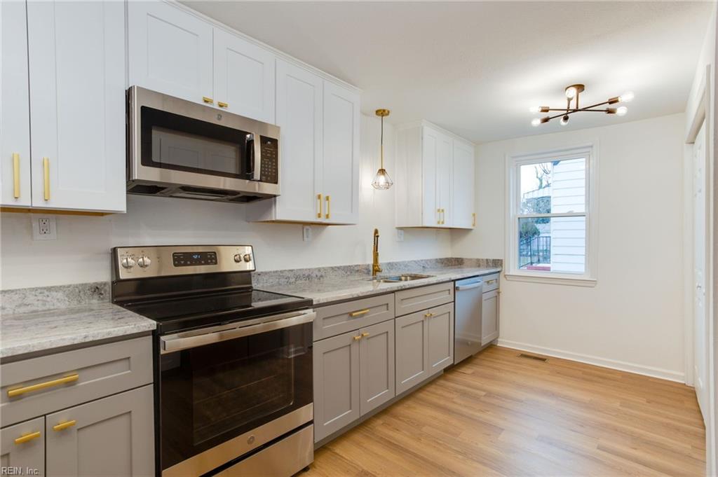 47 Ash AVE