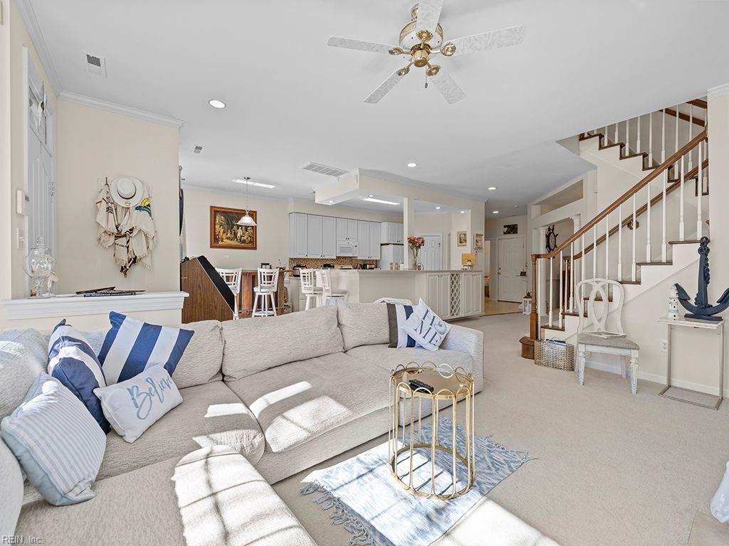 3207 Huntwick LN