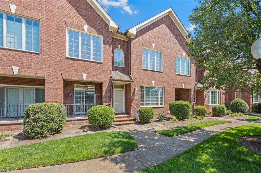 3207 Huntwick LN