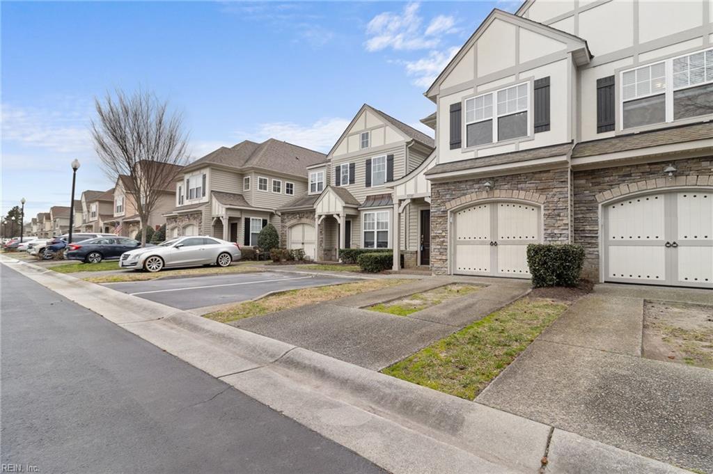 5585 Frog Pond LN