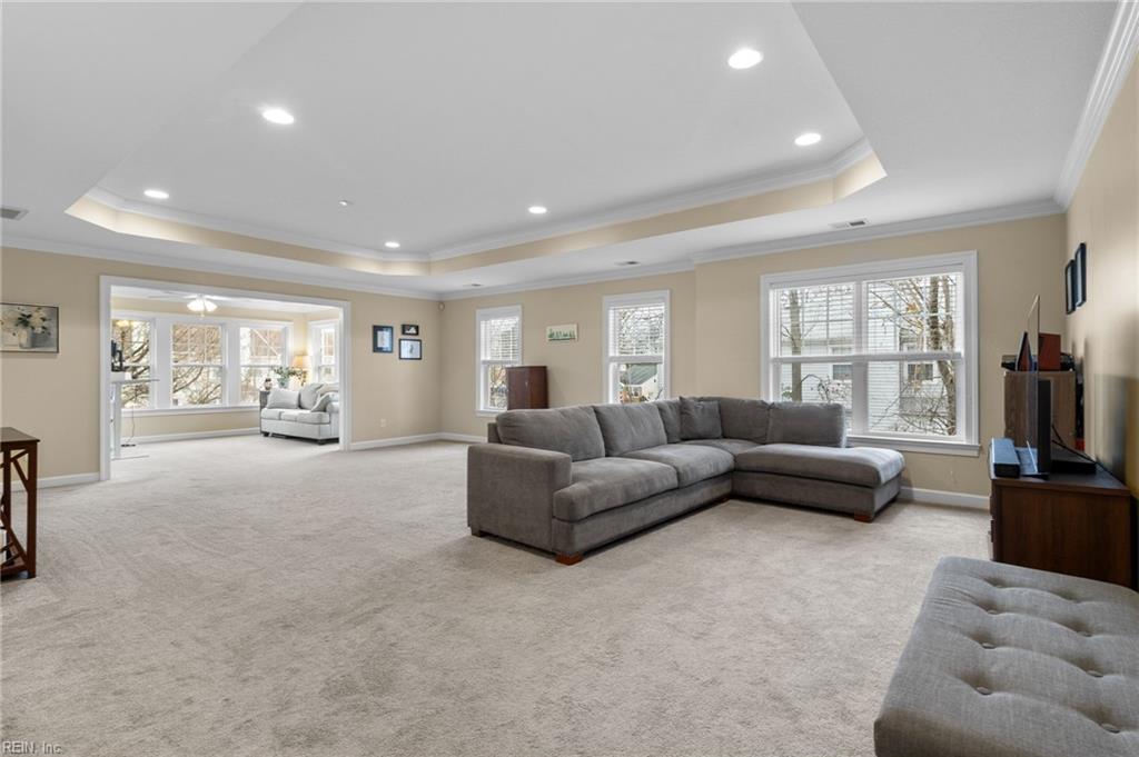 5585 Frog Pond LN