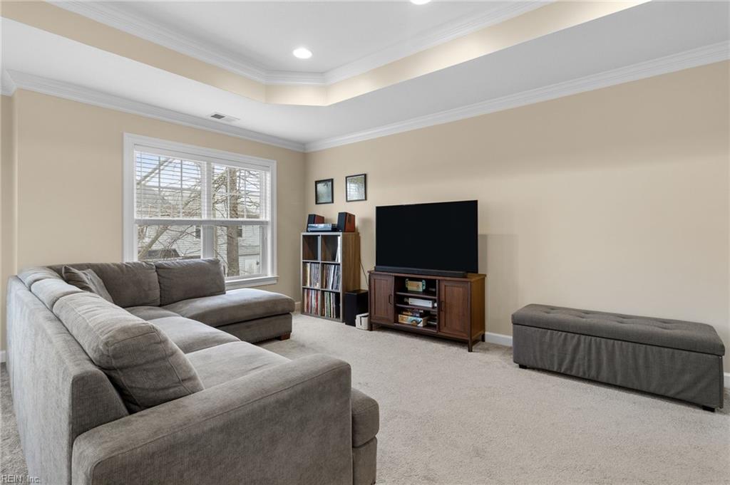 5585 Frog Pond LN