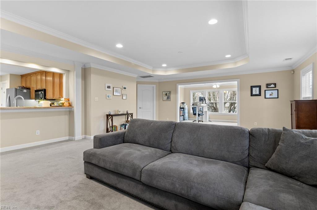 5585 Frog Pond LN