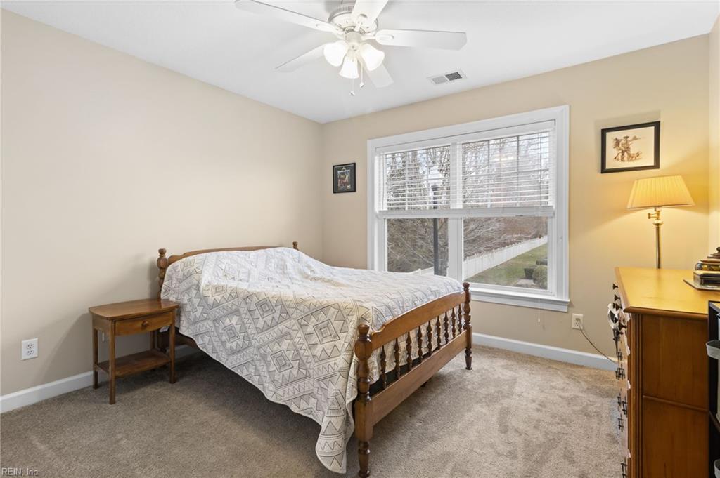 5585 Frog Pond LN