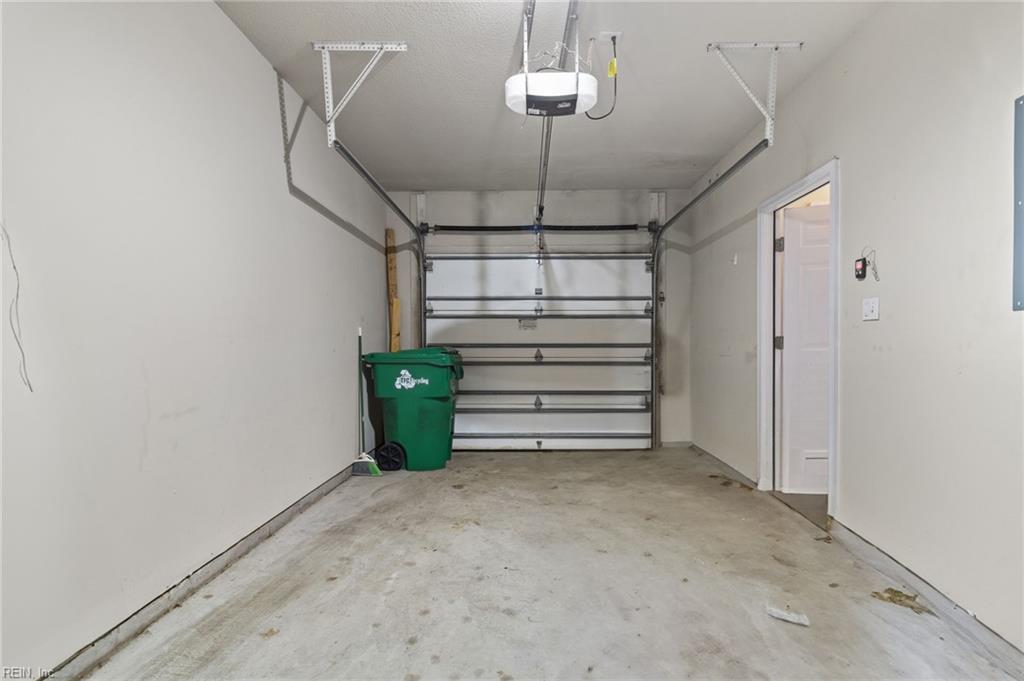 5585 Frog Pond LN