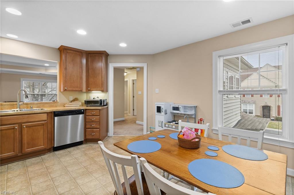 5585 Frog Pond LN