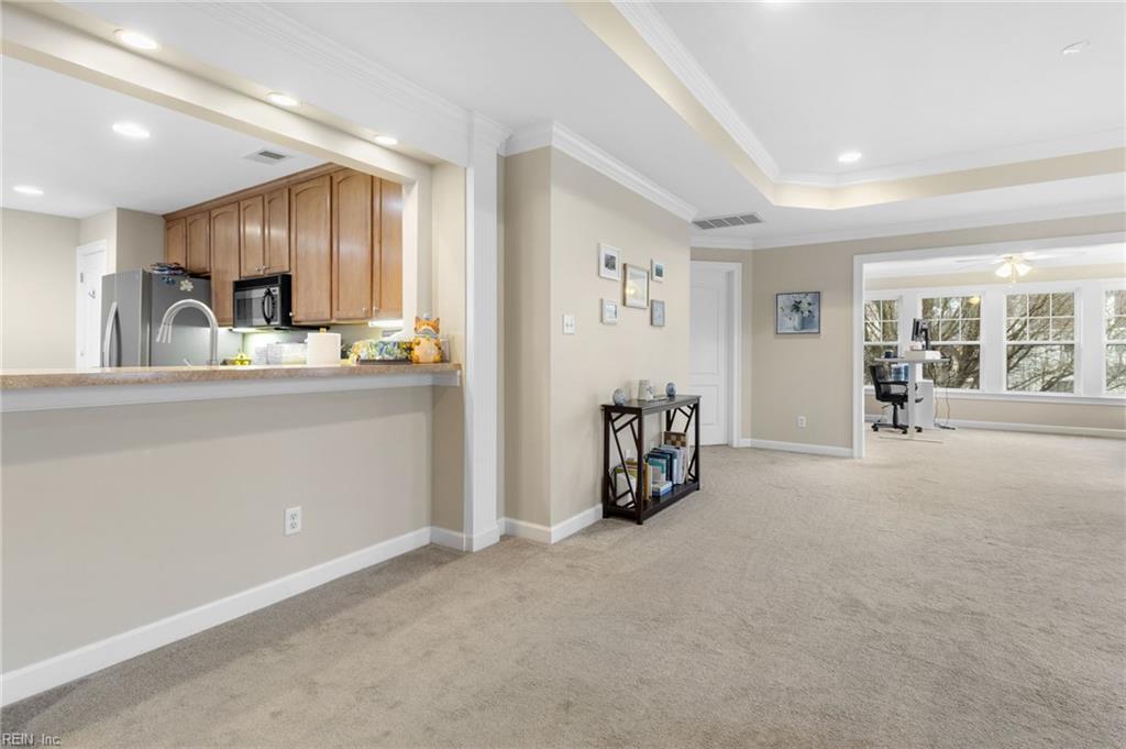 5585 Frog Pond LN