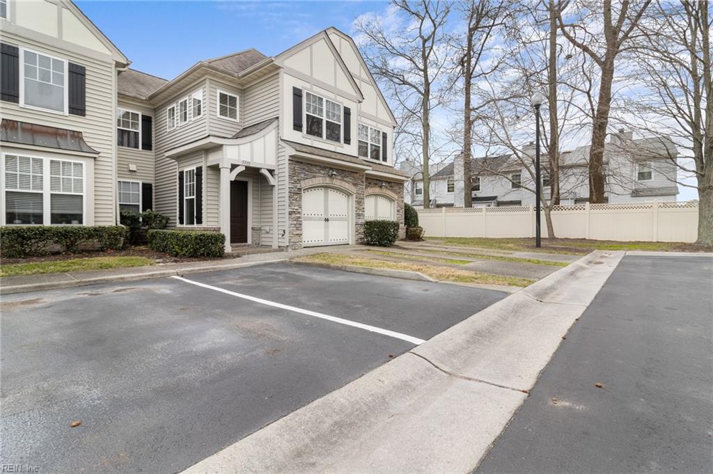 5585 Frog Pond LN