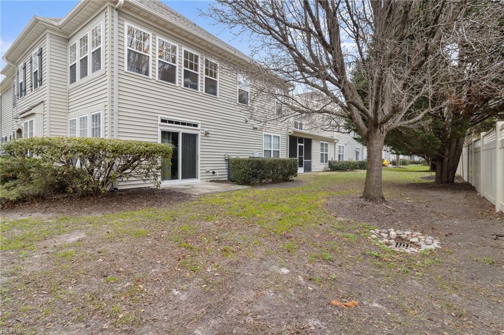 5585 Frog Pond LN