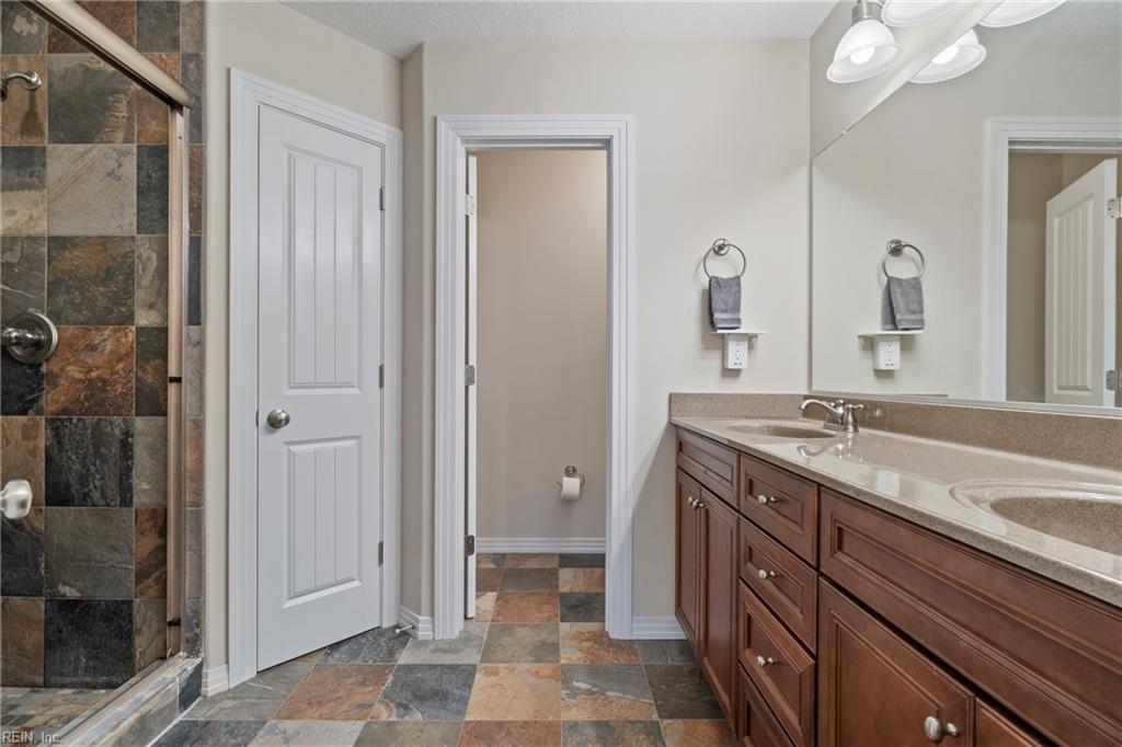 2205 Martlet LN