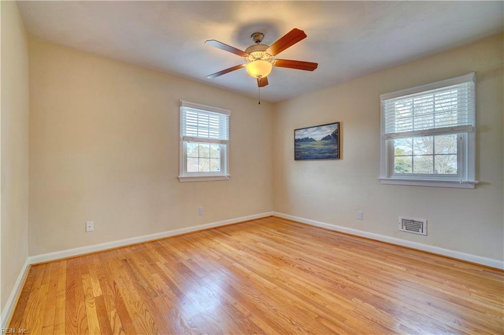 4656 John Alden RD