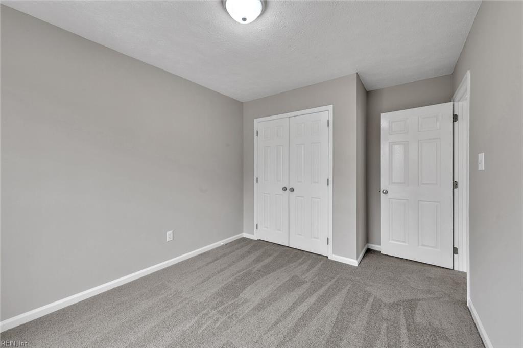 323 Woodhaven RD