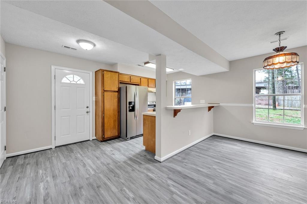 323 Woodhaven RD