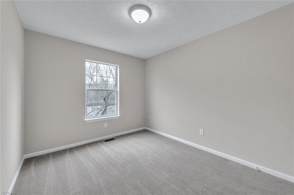 323 Woodhaven RD