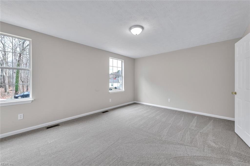 323 Woodhaven RD